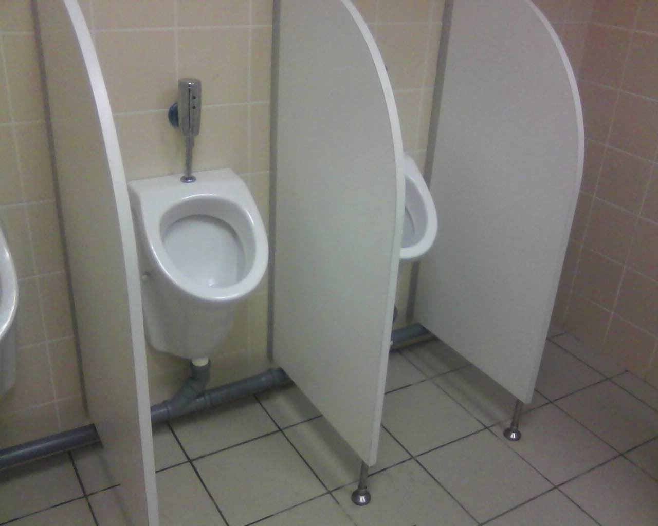 Материалы сантехнических перегородок