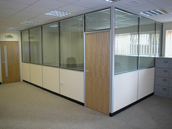 установка мобильных перегородок